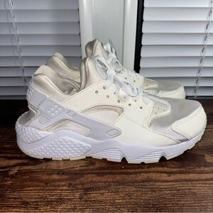 Size 8 - Nike Air Huarache Triple White Womens